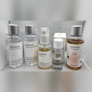 Skincare Set - Clear and White